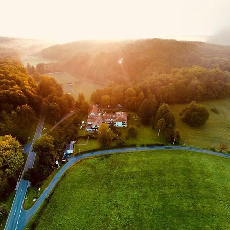 Landhotel Waldhaus Лаубах Экстерьер фото