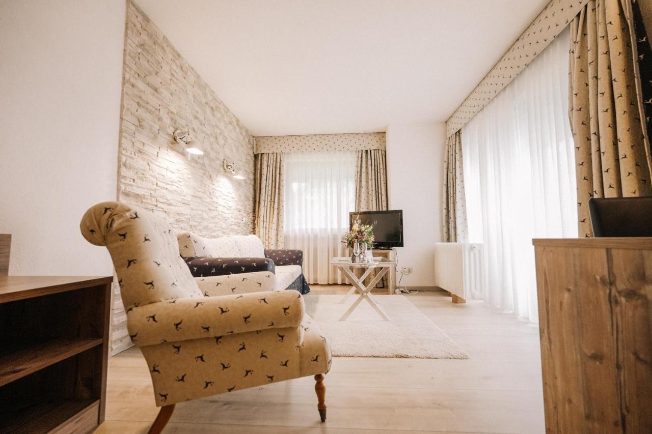 Landhotel Waldhaus Лаубах Экстерьер фото