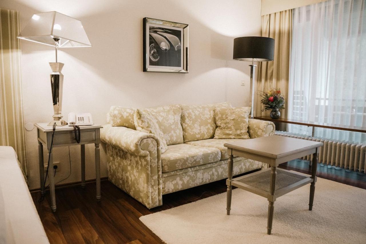 Landhotel Waldhaus Лаубах Экстерьер фото