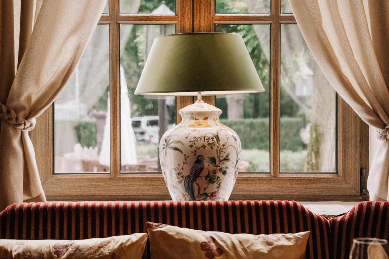 Landhotel Waldhaus Лаубах Экстерьер фото