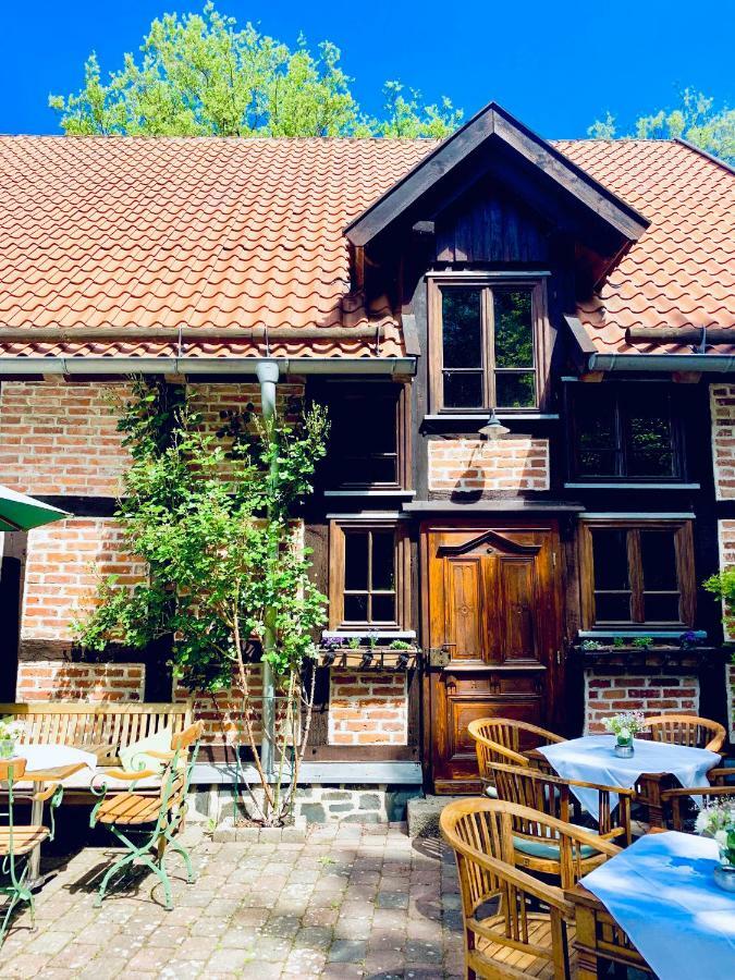 Landhotel Waldhaus Лаубах Экстерьер фото